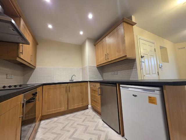 Bentley Lane, Willenhall WV12, 2 bed flat to rent, £920 pcm | PrimeLocation