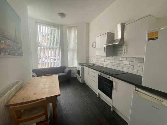 Bentley Road, Toxteth, Liverpool, L8. 2 bed flat to rent £965 pcm £223 pw