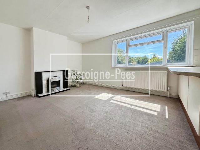 Bentley Stores, Farnham GU10, 2 bed flat to rent, £1,400 pcm | PrimeLocation
