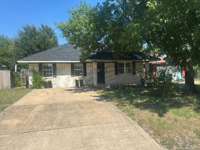 Bentwood Dr