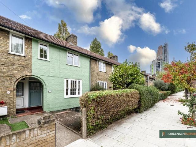 Bentworth Road, Shepherds Bush 2 bed house to rent £2,600 pcm £600 pw