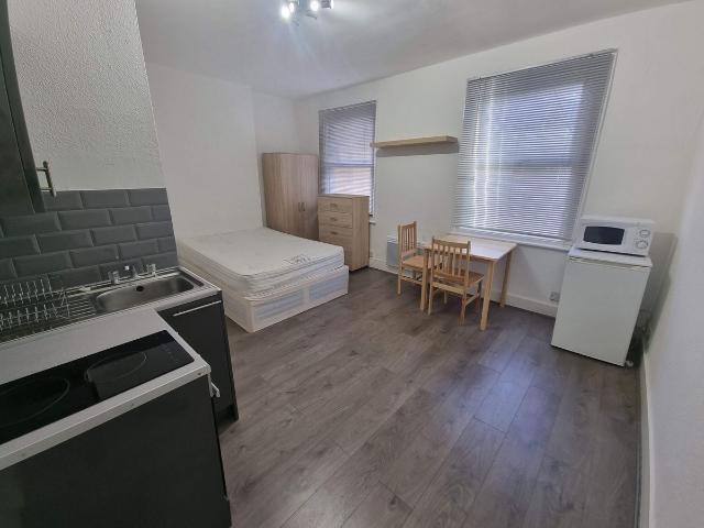 Benwell Road, London N7, Studio to rent, £1,100 pcm | PrimeLocation