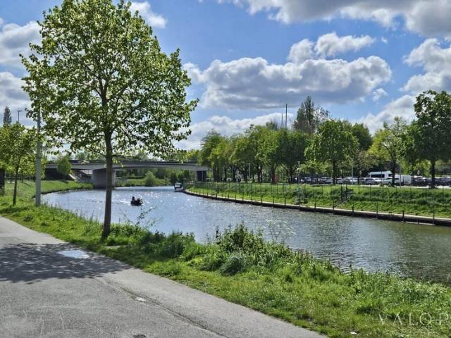 BEN appartement met Leiezicht + staanplaats, hartje Deinze