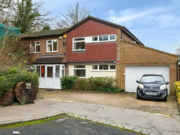 Bench Field, South Croydon 4 bed detached house to rent £3,500 pcm £808 pw