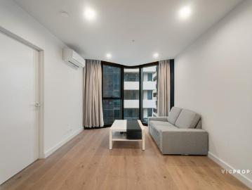 Benchmark CBD Entertainer with Trailblazing 380 Melbourne Luxury