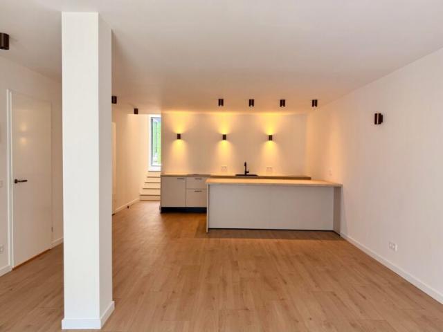 Beneden + bovenwoning te huur in Axel