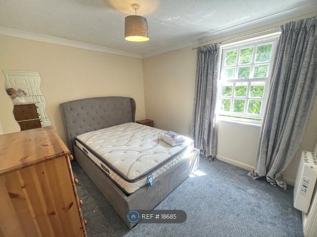 Benedict Court, Abergavenny NP7, 2 bed flat to rent, £1,100 pcm | PrimeLocation