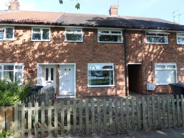 Benedict Road, Hull 3 bed terraced house to rent £800 pcm £185 pw