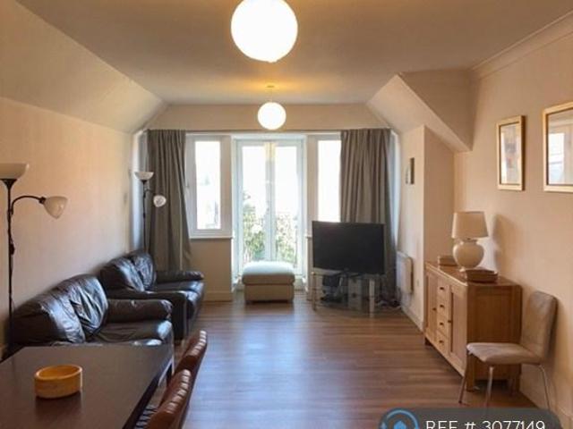 Benedictine Place, St Albans, AL1 2 bed flat to rent £1,850 pcm £427 pw