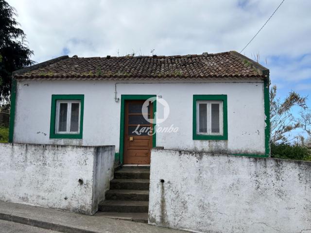 BENFEITORIA Moradia para Recuperar