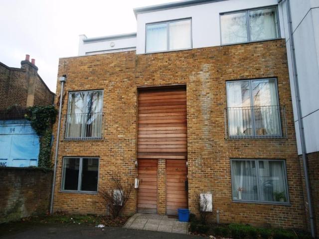 Benhill Road, Camberwell SE5 3 bed maisonette to rent £2,900 pcm £669 pw