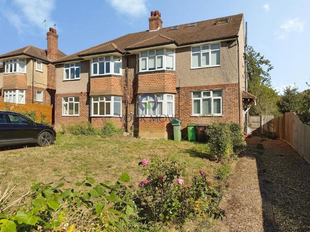 Benhill Wood Road, Sutton SM1 2 bed maisonette to rent £1,750 pcm £404 pw