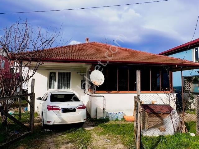 Benimevim'den İlçe Merkezinde 407 M2 Arsa Ve Müstakil Ev