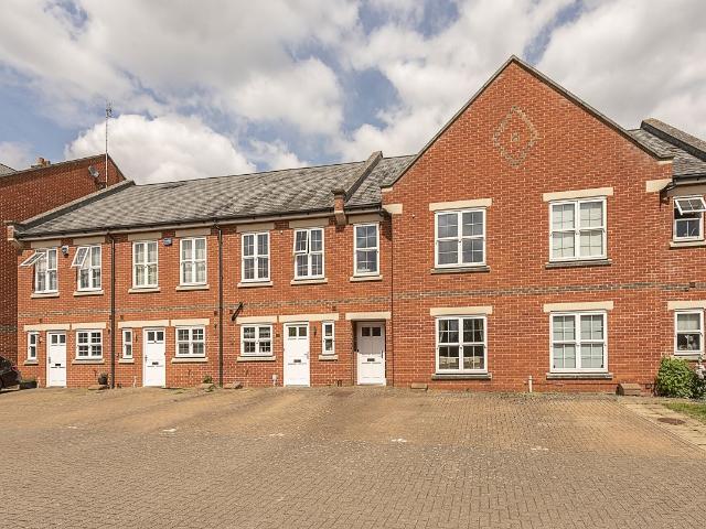 Beningfield Drive, London Colney, St.Albans AL2, 3 bed terraced house to rent, £2,400 pcm | PrimeLocation