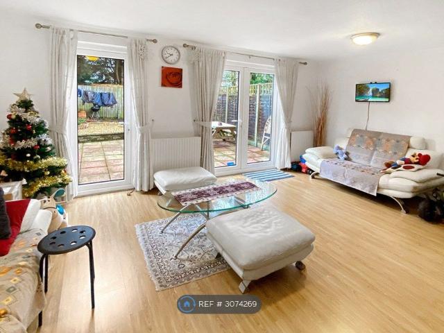 Bennett Close, Northwood HA6, 2 bed terraced house to rent, £2,000 pcm | PrimeLocation
