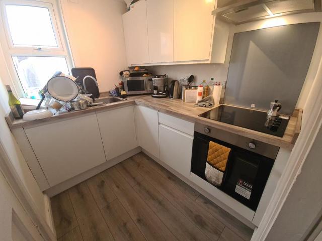 Bennett Road, Leeds 4 bed house to rent £2,375 pcm £548 pw