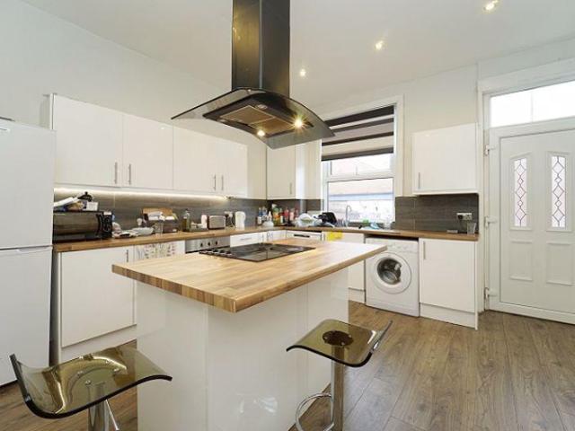 Bennett Road, Leeds 4 bed terraced house to rent £2,427 pcm £560 pw