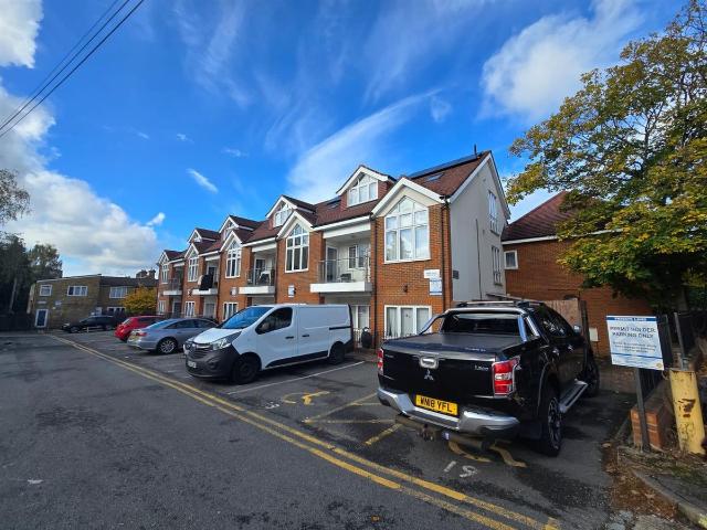 Bennetts Yard, Uxbridge UB8, 2 bed flat to rent, £1,845 pcm | PrimeLocation