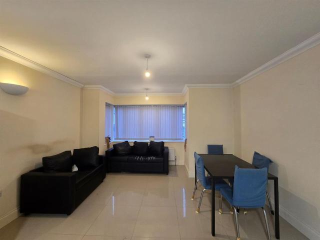 Bennetts Yard, Uxbridge UB8, London