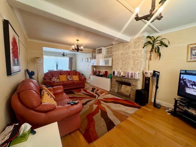 Bennetts Avenue, Greenford, UB6 4 bed end of terrace house to rent £3,299 pcm £761 pw