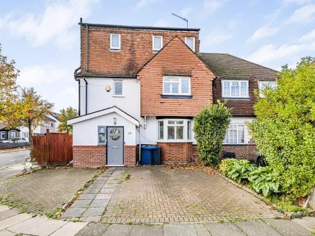 Bennett's avenue, Greenford UB6 4 bed semi detached house to rent £3,200 pcm £738 pw