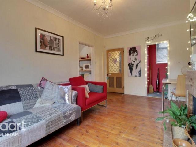Bennetts Castle Lane, Dagenham 2 bed end of terrace house to rent £1,750 pcm £404 pw