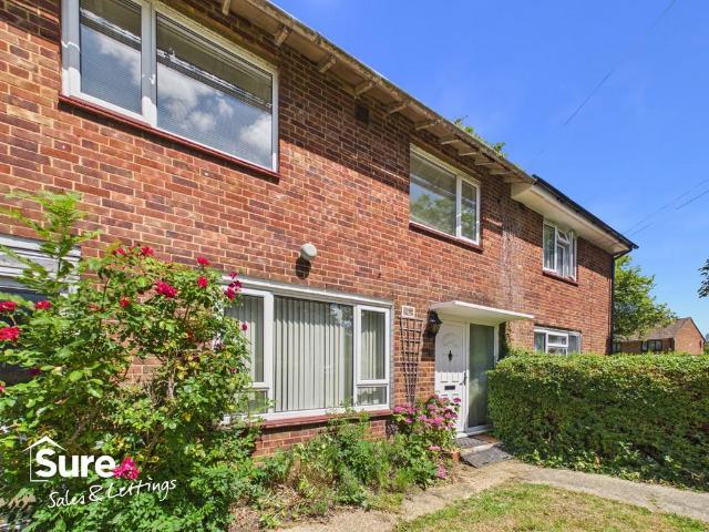 Bennetts End Close, Hemel Hempstead. 4 bed terraced house to rent £2,075 pcm £479 pw