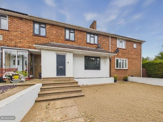 Bennetts End Road, Hemel Hempstead, Hertfordshire HP3, 4 bed terraced house to rent, £2,400 pcm | PrimeLocation
