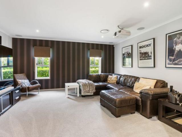 Benowa Beauty – Immaculate Family Home