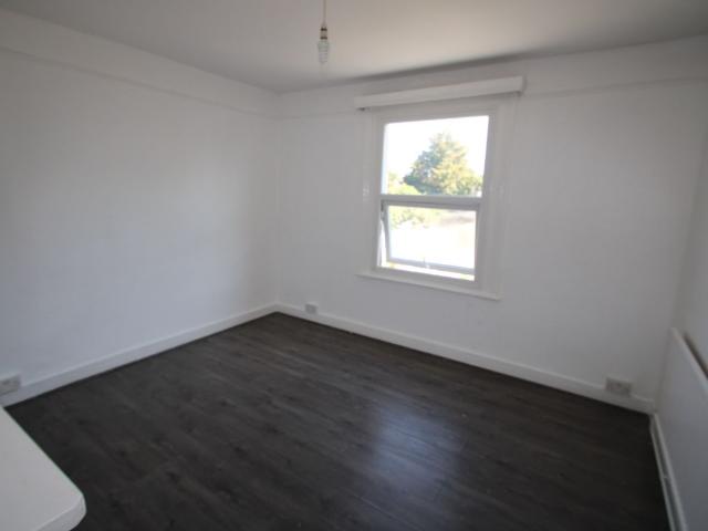 Bensham Manor Road, Thornton Heath CR7, 1 bed property to rent, £870 pcm | PrimeLocation