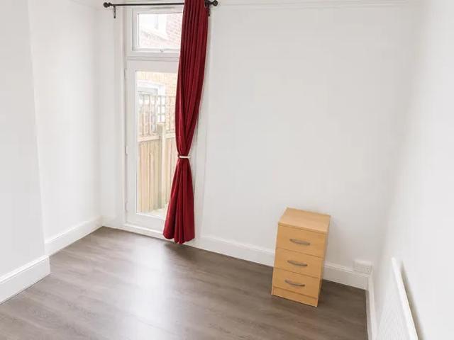 Bensham Manor Road, Thornton heath, Property for rent