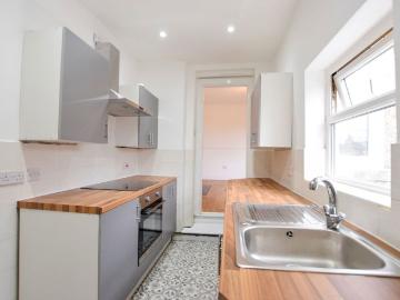 Bensham Crescent, Gateshead NE8, 3 bed flat to rent, £850 pcm | PrimeLocation