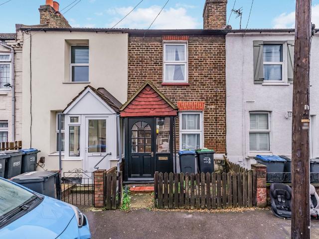 Bensham Lane, Thornton Heath CR7, 2 bed terraced house to rent, £1,650 pcm | PrimeLocation