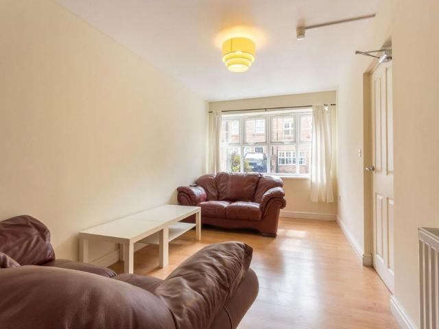 Bensham Road, Gateshead, NE8