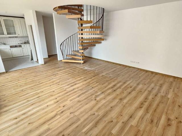 Bensheim Zentrum: 3 Zi/Kü/Bad 106m² Maisonette, renoviert/Aufzug/Terrasse/2 Balkone/EBK/Tiefgarage