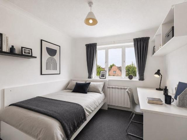 Benson House, Canterbury 1 bed flat to rent £520 pcm £120 pw