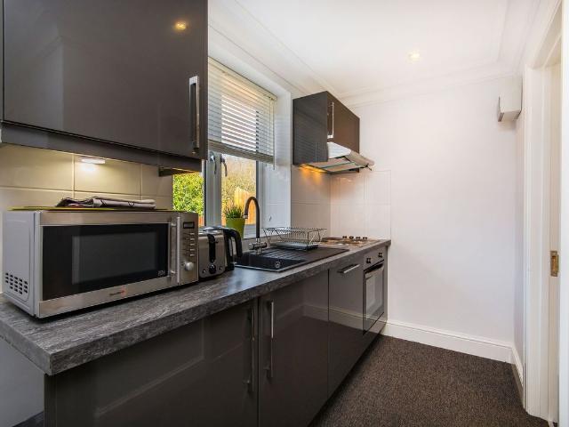 Benson Retreat, Croydon CR0, 1 bed bungalow to rent, £2,200 pcm | PrimeLocation
