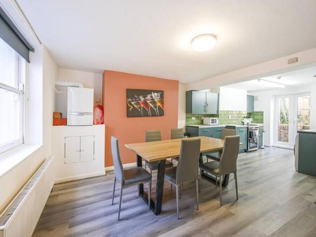 Beatrice Tate School, 40 50 Southern Grove, London, E3 4PX, United Kingdom | 6 bed townhouse for rent #136751616 | Rentberry