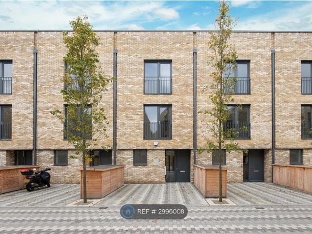 Beatrice Place, London SW19, 3 bed semi detached house to rent, £3,800 pcm | PrimeLocation
