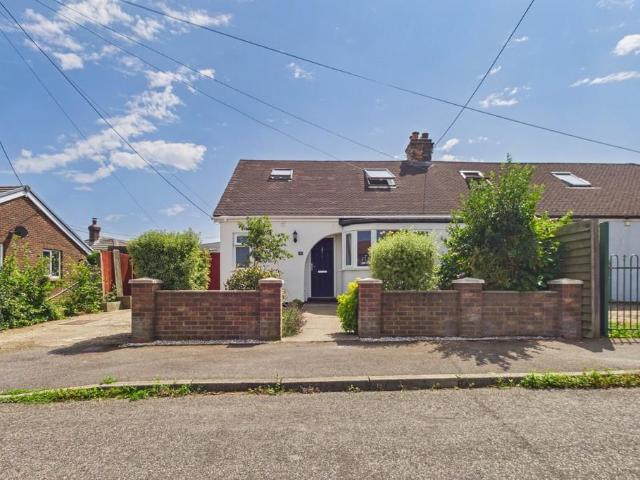 Beatrice Road, Capel 4 bed semi detached bungalow to rent £1,650 pcm £381 pw