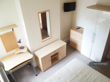 Beatrice Road, Southsea, PO4 6 bed terraced house to rent £2,650 pcm £612 pw