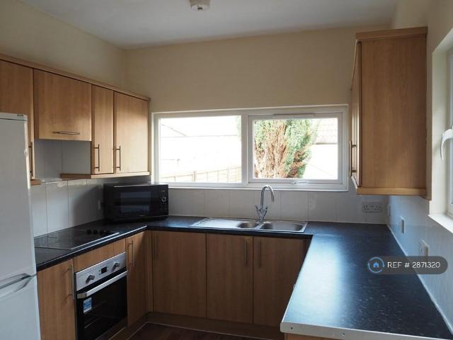 Beatrice Road, Southsea, PO4 1 bed in a house share to rent £425 pcm £98 pw