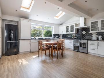 Beatty Avenue, Newcastle Upon Tyne NE2 5 bed semi detached house to rent £3,250 pcm £750 pw