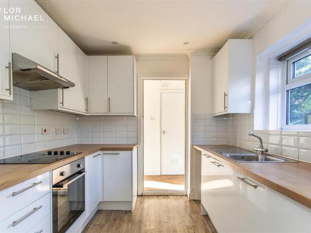 Beatty Avenue, Brighton 6 bed terraced house to rent £3,380 pcm £780 pw