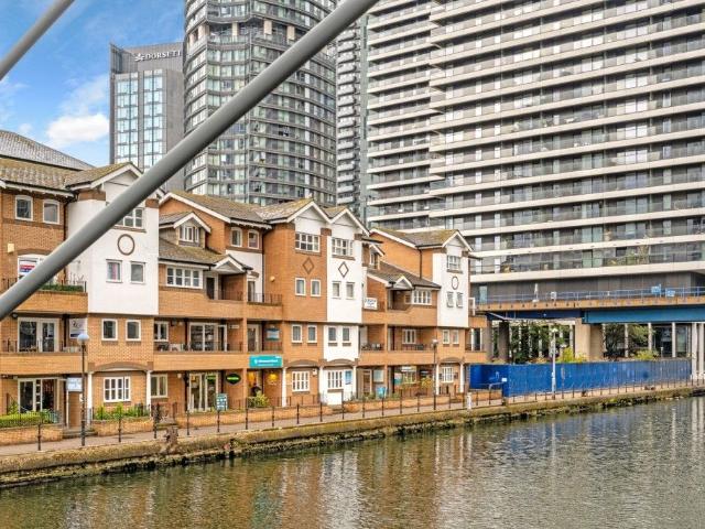 Beatty House, Admirals Way E14, Property to rent, £2,417 pcm | PrimeLocation