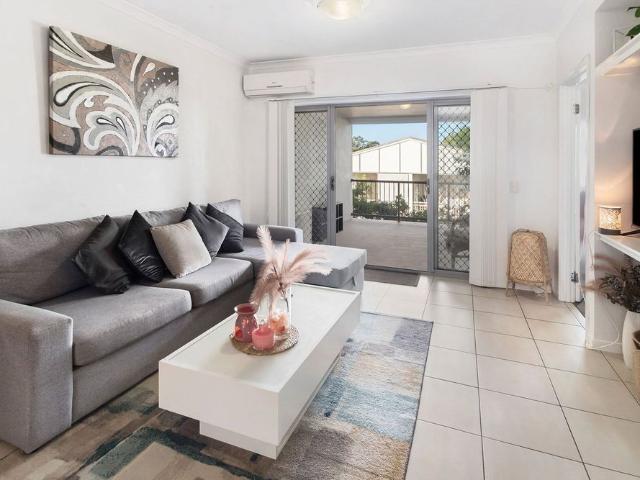BEATUIFUL SPACIOUS 2 BEDROOM APARTMENT