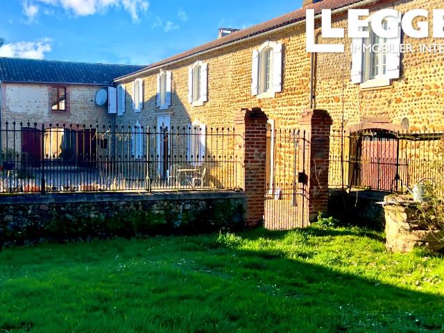 BEAU MANOIR XVIIIÈME/COUR BASTIDE/4HA/PISCINE/DÉPENDANCES/3 5 CHAMBRES/2 3SDB/4 SÉJOURS/VUES PYRENEES