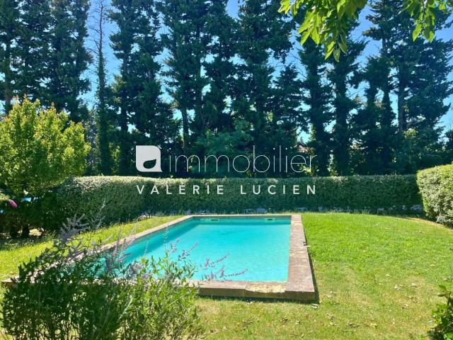 Authentique Mas provençal rénové avec piscine 180m² Châteaurenard