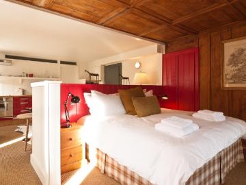 Beau bâtiment avec 4 appartements + un restaurant | dreamo. Ch