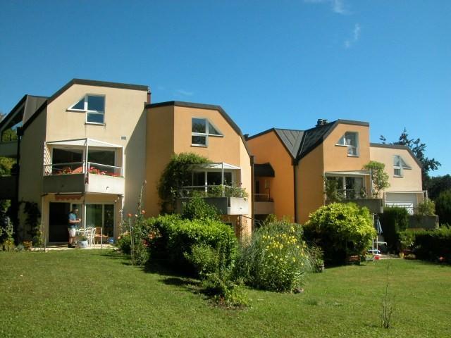 Beau duplex avec balcon offrant une vue sur le Léman et le Mont Blanc